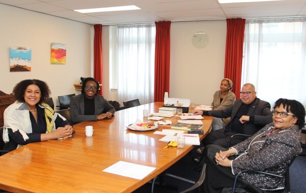 Tweede Kamerlid Jorien Wuite brengt gelegenheidsbezoek aan Stichting Ocan groep Caribisch