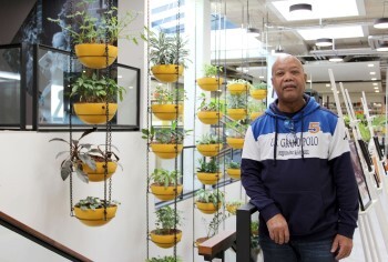 Portret Sherwin Cecilia Ocan caribisch avs alliatie vrijwillie schuldhulp vrijwilligers debe debts schulden zoetermeer