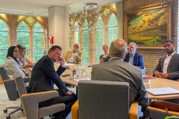 Vrijwillgersorganisaties gids Effectief partnerschap AVS foto 2 1536x1024 350px Ocan Caribisch alliantie debe debts schulden
